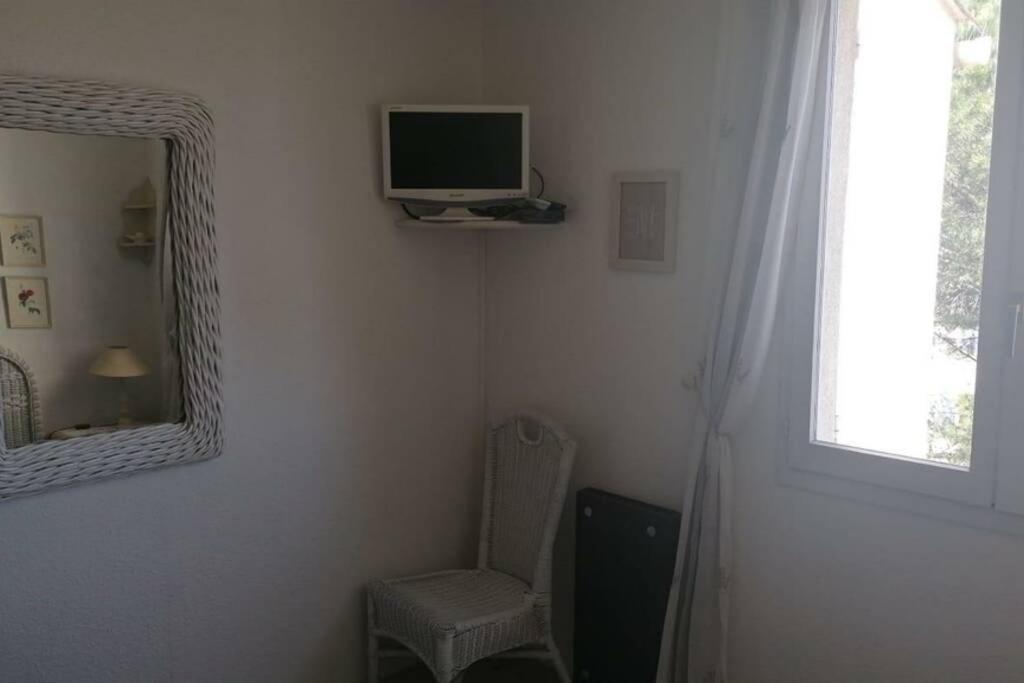 Appartement Tres Agreable Fréjus Exteriör bild